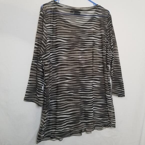 Tribal Animal Print Sheer Layered Ruffle Top 3/4 Slv Scp Neck Black Gray Sz XXL - Picture 6 of 10